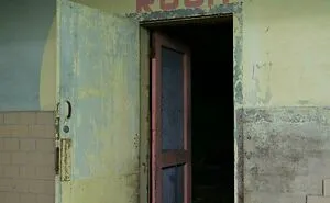 40 Pics Of Slightly Unsettling "Liminal Spaces"