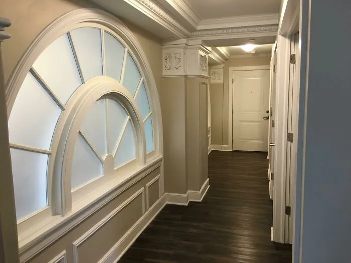 My New Apartment Still Has The Original Molding From When It Was A Hotel Ballroom In 1923