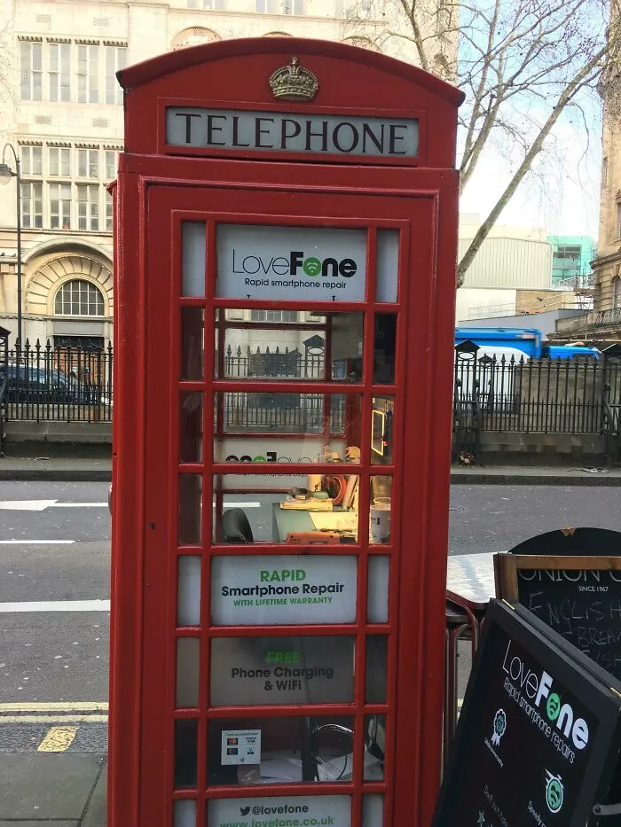 A Smartphone Repair Office Inside A Telephone Box North Of Holborn Station
