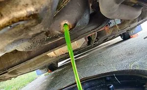 35 Times Car Mechanics Took Pics Of What They Were Dealing With So Others Would Believe Them (New Pics)