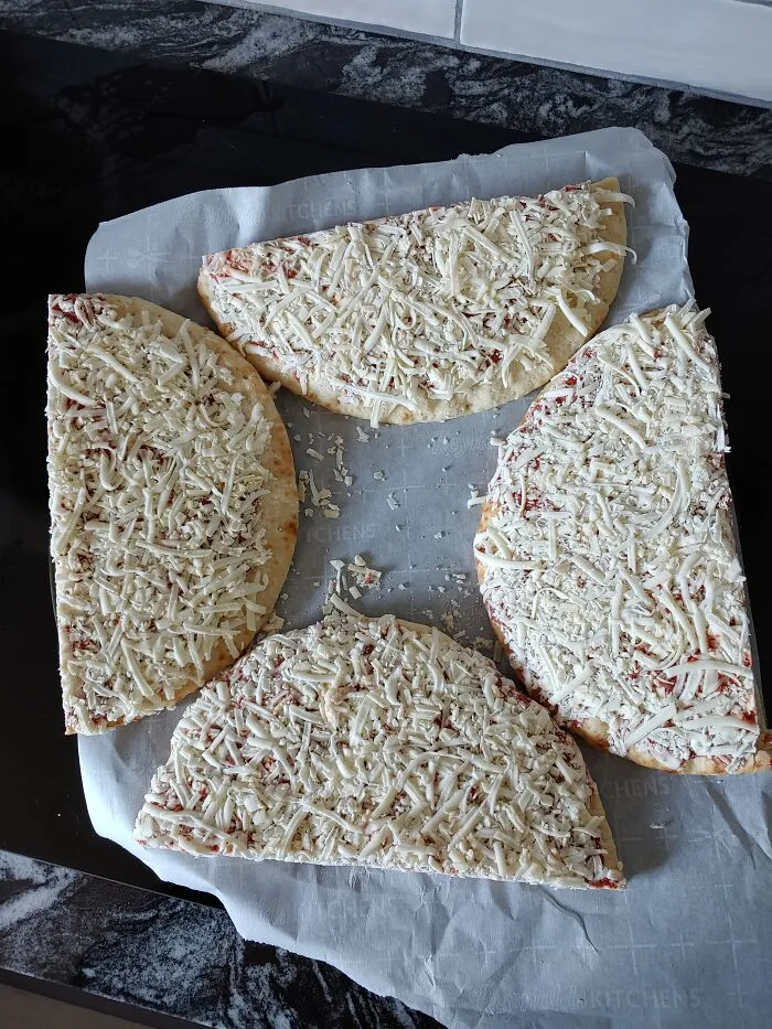 Needing To Cook Multiple Pizzas (Big Family) With Fewer Pans So We Can Eat At The Same Time