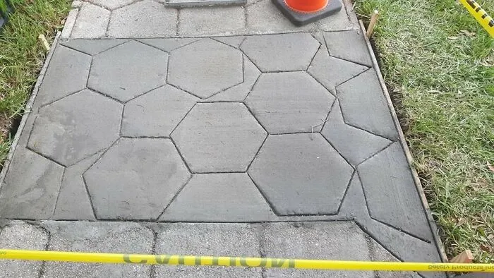 Reparación de aceras en nuestro barrio histórico. Gracias a los trabajadores de la ciudad