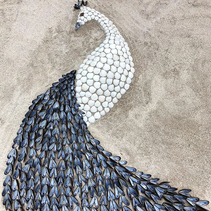 This Artist Creates Captivating Animal Portraits From Seashells Found At The Beach (30 Pics)