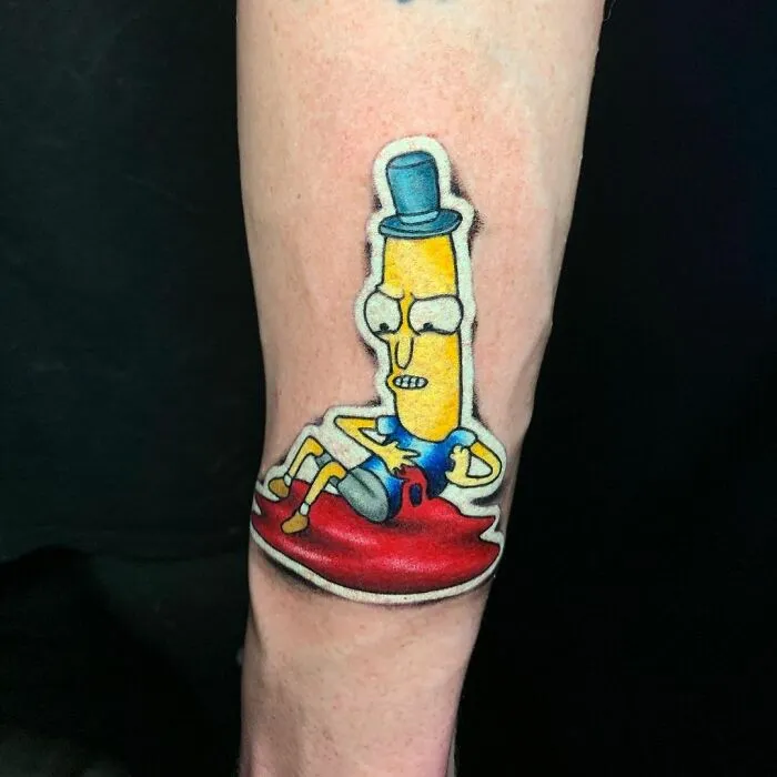 Este artista ha creado 30 tatuajes que parecen pegatinas a punto de despegarse de la piel