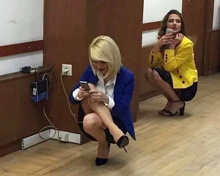 This Instagram Page Is Solely Dedicated To People Standing Weirdly In Public, And Here Are 40 Of The Best Pics