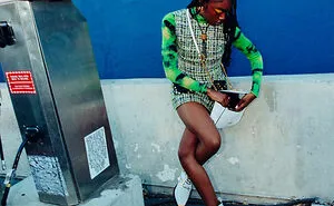 This Instagram Page Is Solely Dedicated To People Standing Weirdly In Public, And Here Are 40 Of The Best Pics