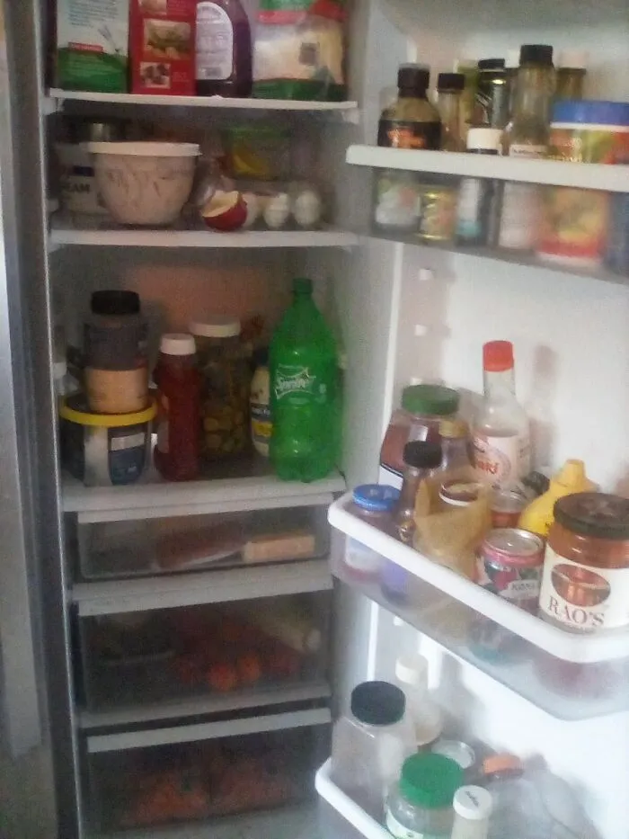 Hawaii USA We Need To Go Shopping Big Family. We Also Need To Clean It . Sprite Bottle Is Empty