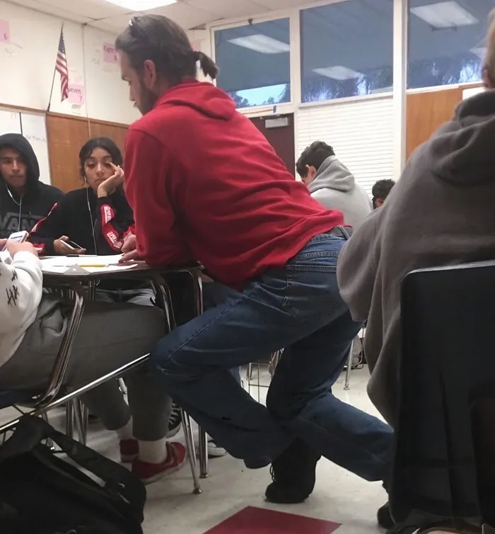 This Instagram Page Is Solely Dedicated To People Standing Weirdly In Public, And Here Are 40 Of The Best Pics
