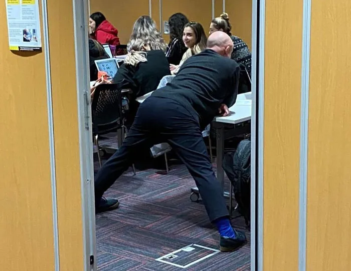 This Instagram Page Is Solely Dedicated To People Standing Weirdly In Public, And Here Are 40 Of The Best Pics
