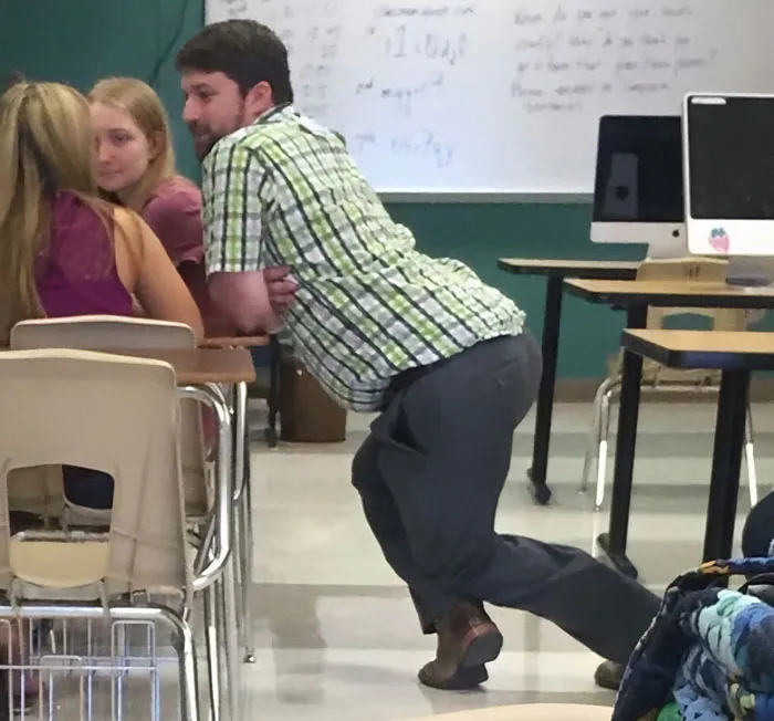 This Instagram Page Is Solely Dedicated To People Standing Weirdly In Public, And Here Are 40 Of The Best Pics