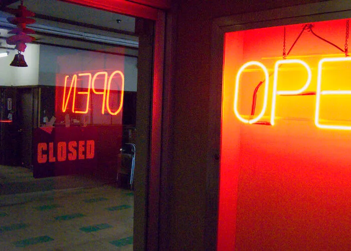 30 Business Decisions That Ended Up Hurting Companies, As Shared In This Online Group
