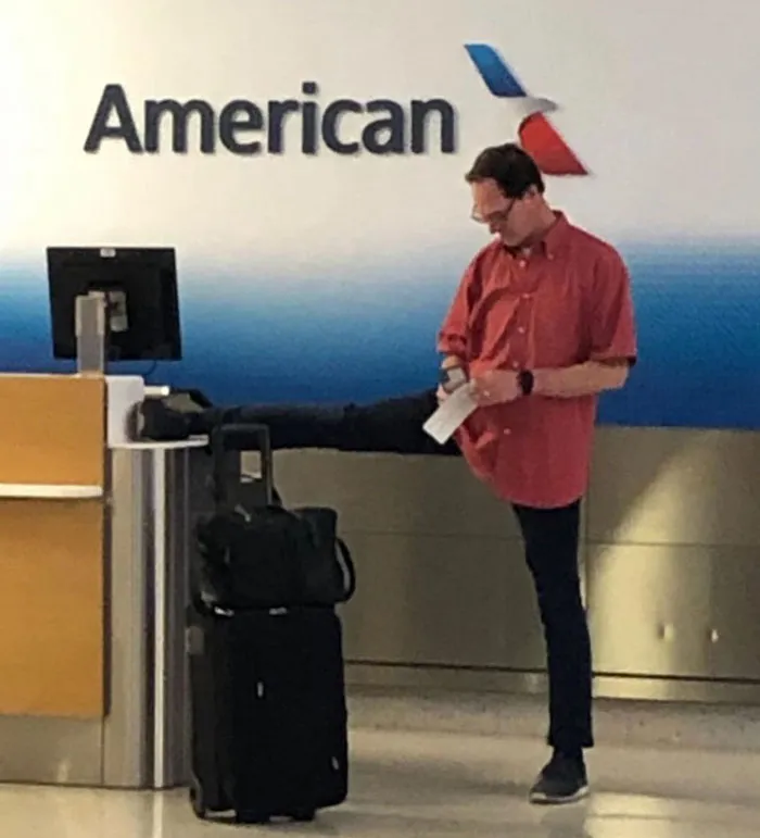 This Instagram Page Is Solely Dedicated To People Standing Weirdly In Public, And Here Are 40 Of The Best Pics