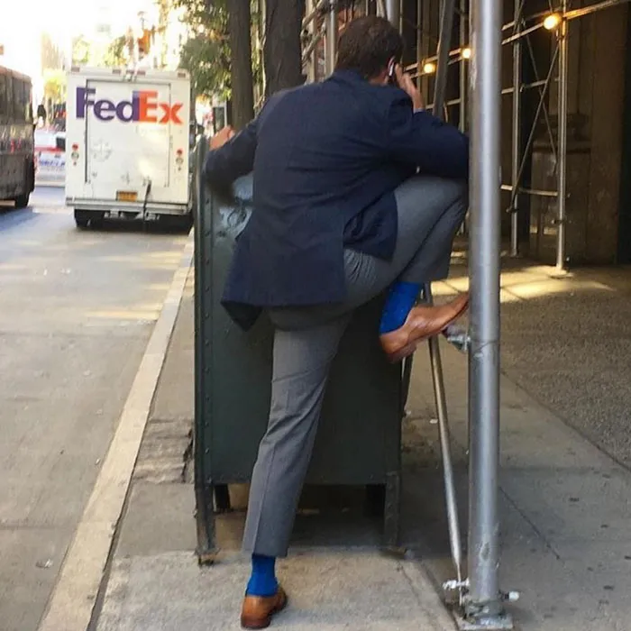 This Instagram Page Is Solely Dedicated To People Standing Weirdly In Public, And Here Are 40 Of The Best Pics