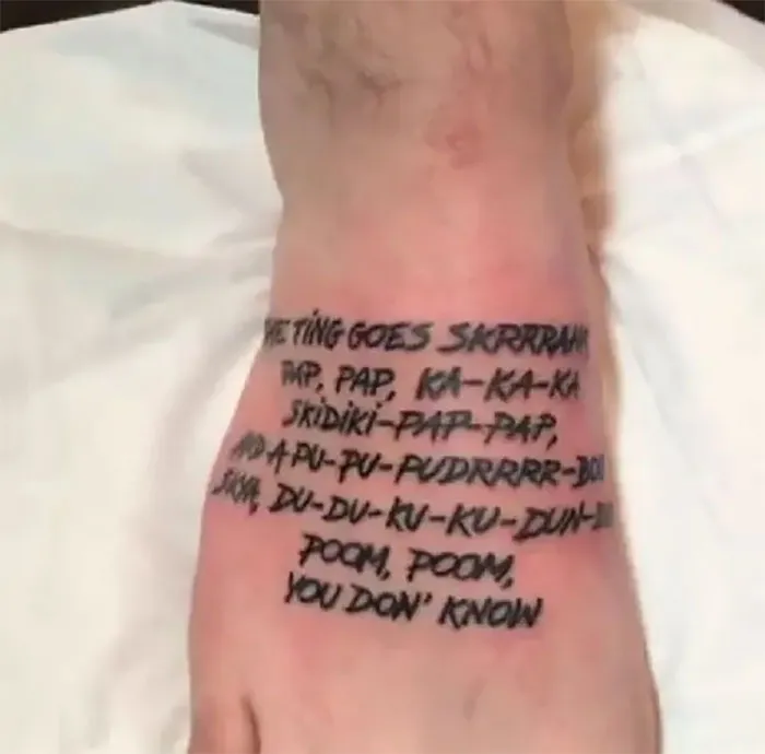 20 Personas con tatuajes que enseguida se volvieron irrelevantes y nada geniales