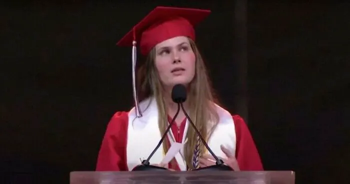Texan Valedictorian Addresses The State's Anti-Abortion Bill After Dropping Her Approved Speech At The Last Minute