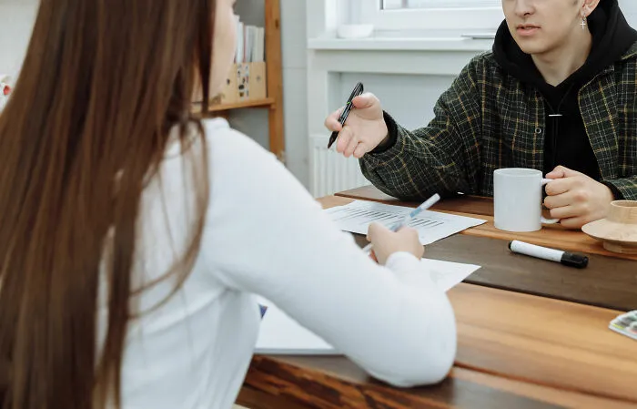 ¿Qué cosas hacen los hombres creyendo que están bien, pero que en realidad son desagradables? 30 mujeres contestan y sus respuestas son preocupantes