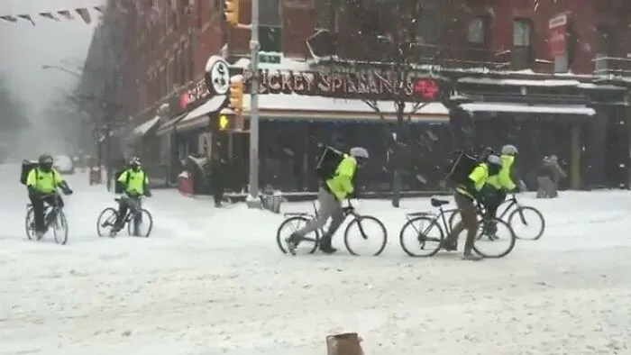 Friendly Reminder To Keep In Mind What Delivery People Will Be Going Through The Next Couple Days So Tip Well! Also, Try To Avoid Using Delivery Apps And Call Businesses Directly