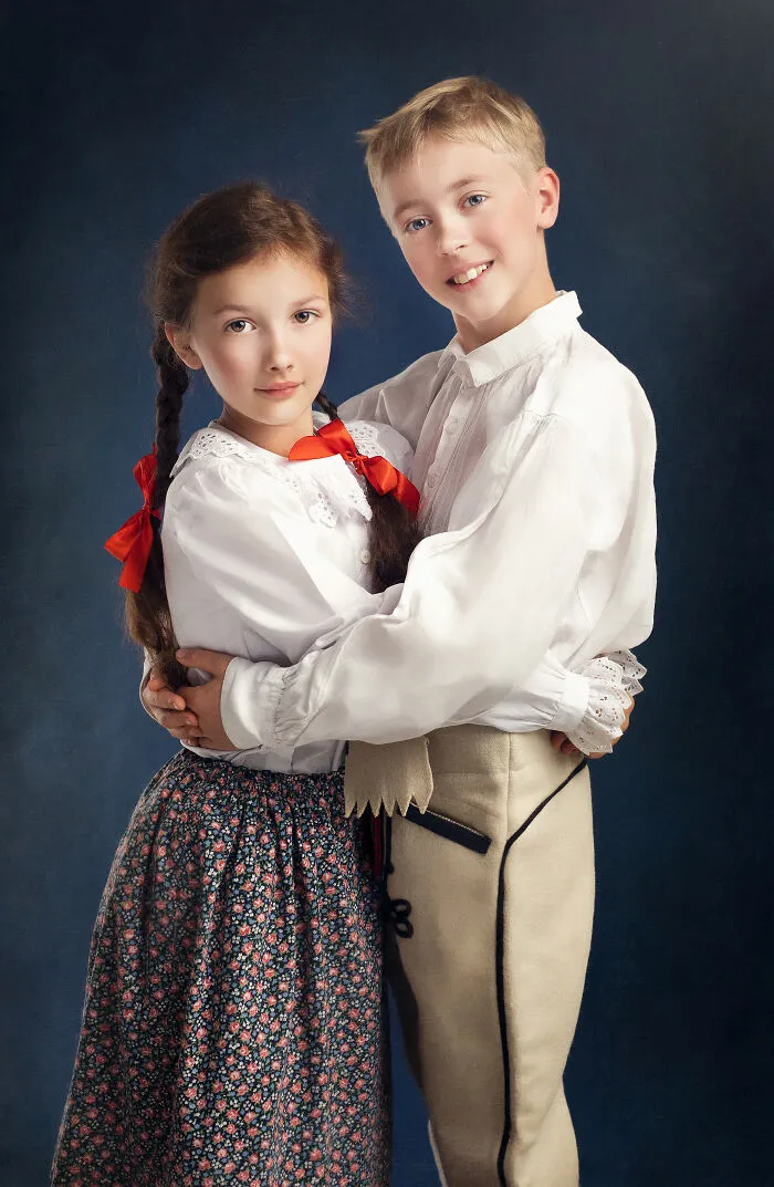 I Capture Beautiful Polish Folklore Costumes In A Painting-Like Style