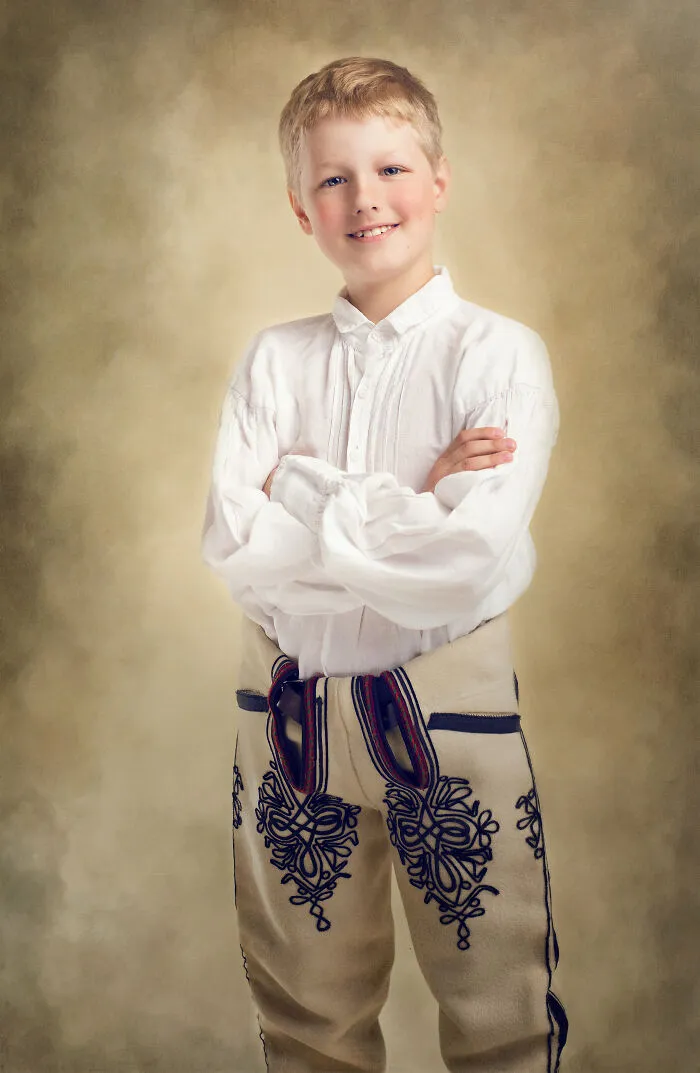 I Capture Beautiful Polish Folklore Costumes In A Painting-Like Style