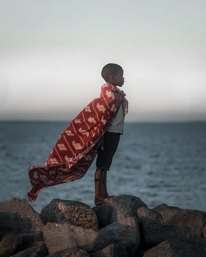 106 Photos To Show Everyday Life And Hardships Of Mozambican People By Grégory Escande