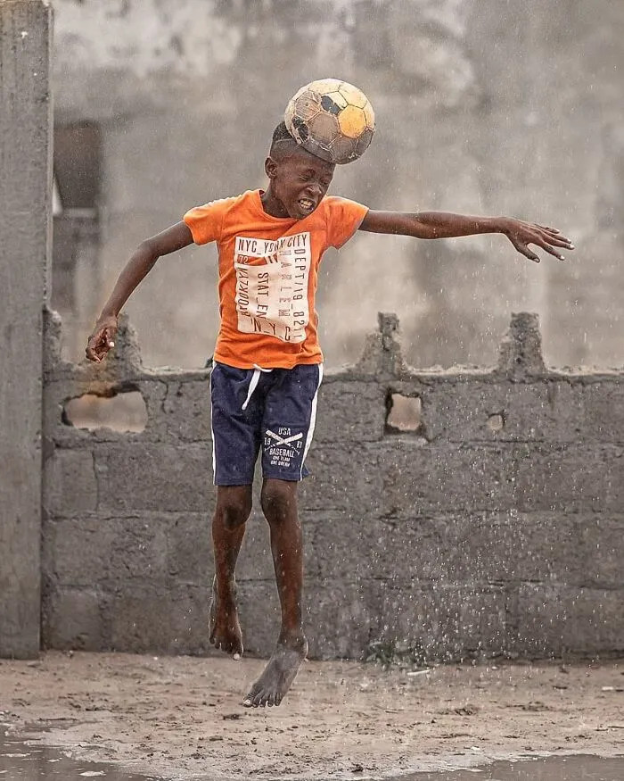 106 Photos To Show Everyday Life And Hardships Of Mozambican People By Grégory Escande