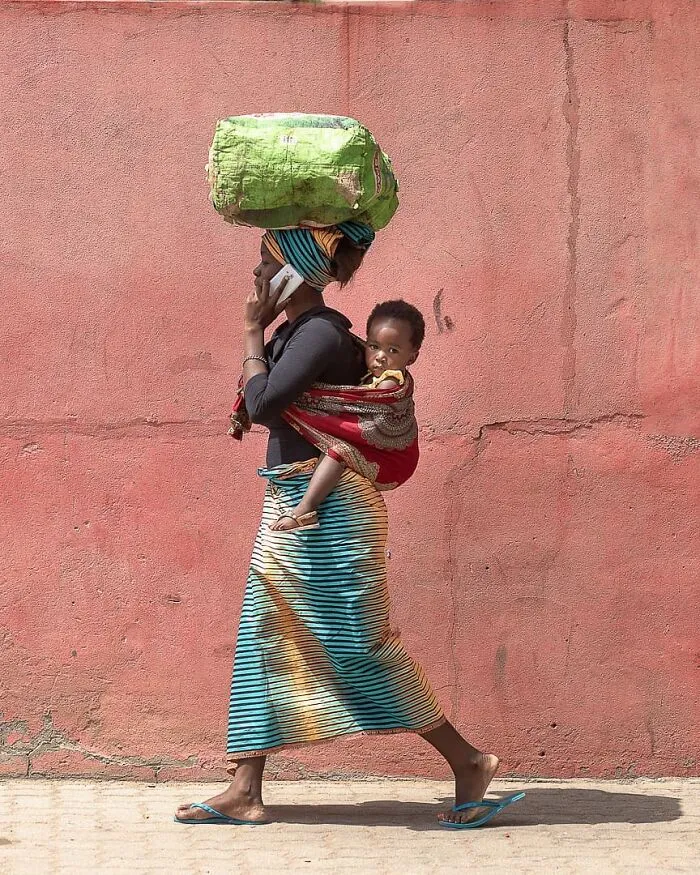 106 Photos To Show Everyday Life And Hardships Of Mozambican People By Grégory Escande