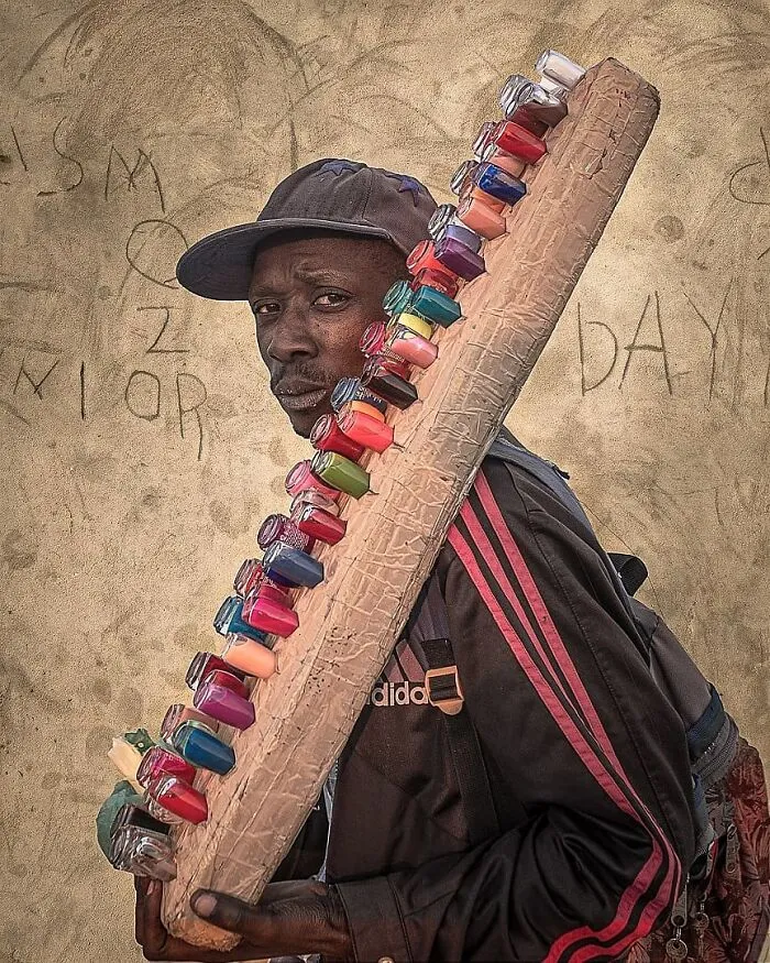 106 Photos To Show Everyday Life And Hardships Of Mozambican People By Grégory Escande