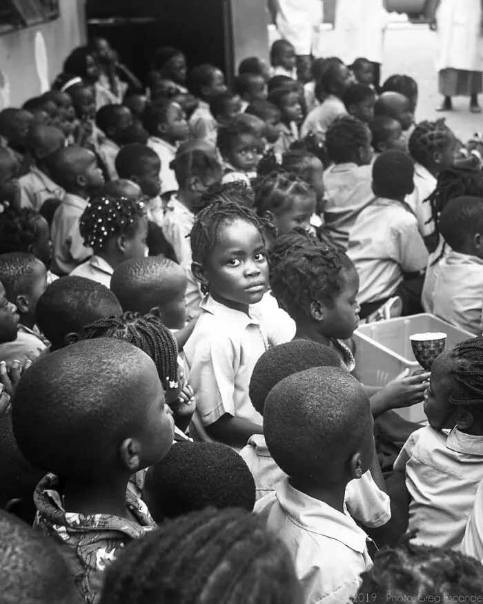 106 Photos To Show Everyday Life And Hardships Of Mozambican People By Grégory Escande