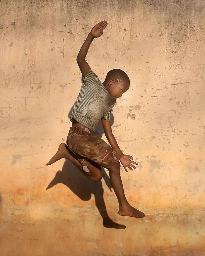 106 Photos To Show Everyday Life And Hardships Of Mozambican People By Grégory Escande