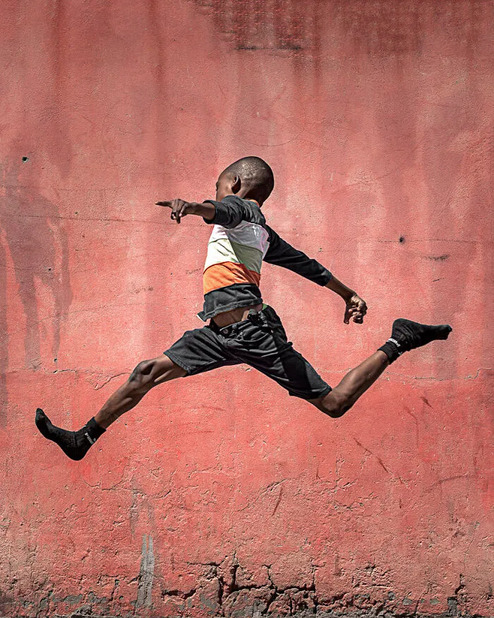 106 Photos To Show Everyday Life And Hardships Of Mozambican People By Grégory Escande