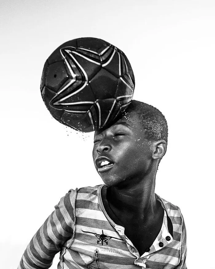 106 Photos To Show Everyday Life And Hardships Of Mozambican People By Grégory Escande