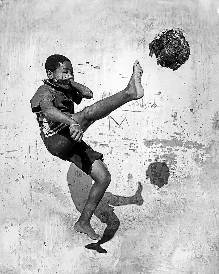 106 Photos To Show Everyday Life And Hardships Of Mozambican People By Grégory Escande