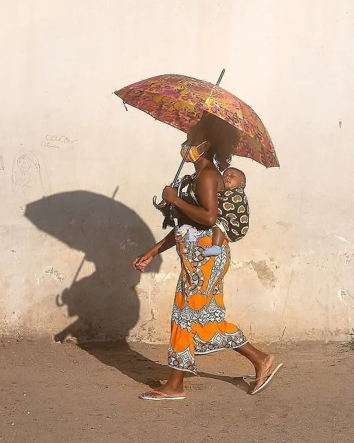 106 Photos To Show Everyday Life And Hardships Of Mozambican People By Grégory Escande