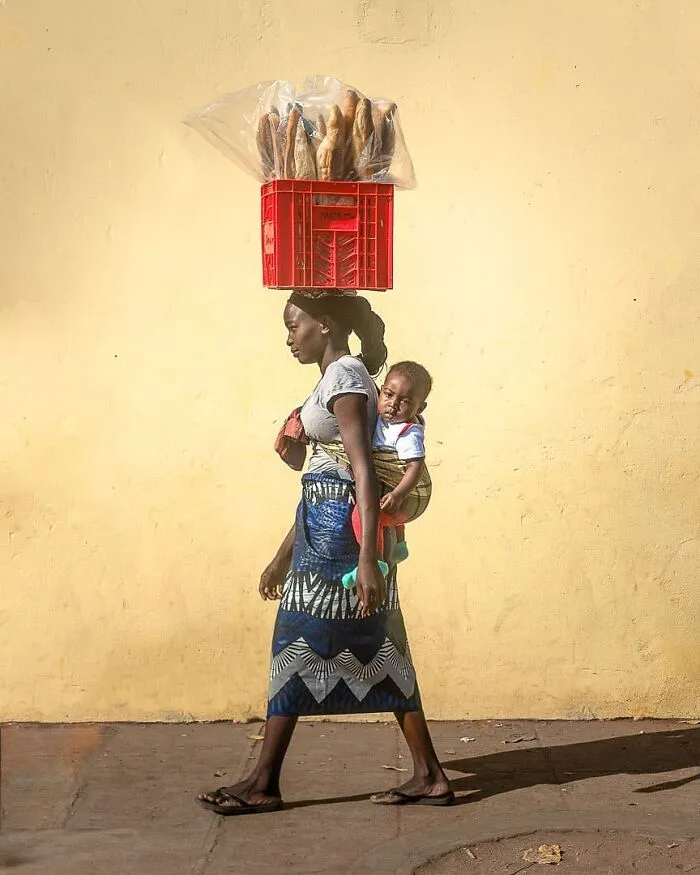106 Photos To Show Everyday Life And Hardships Of Mozambican People By Grégory Escande