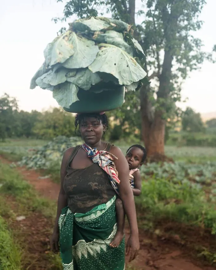 106 Photos To Show Everyday Life And Hardships Of Mozambican People By Grégory Escande