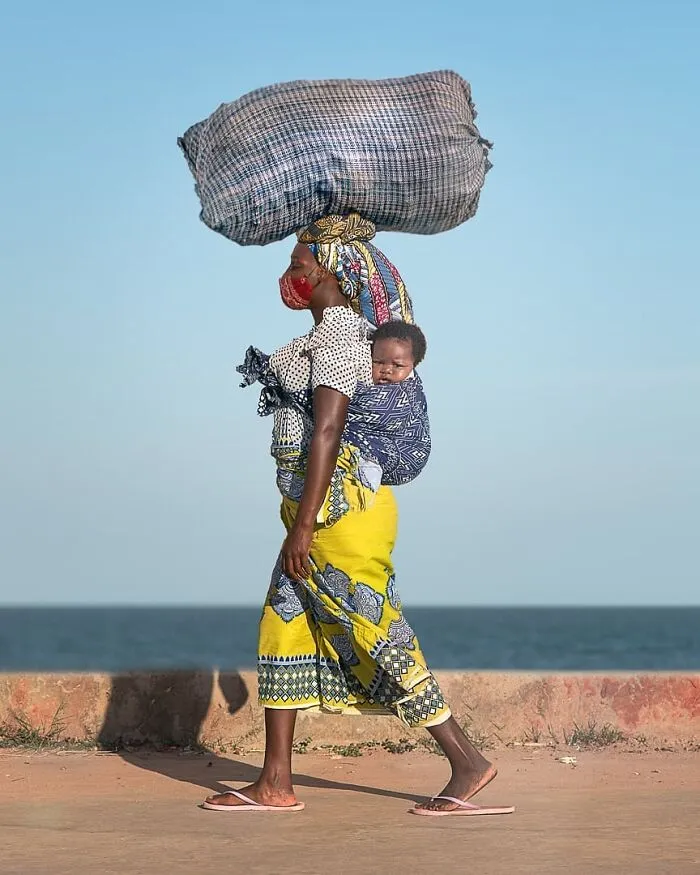 106 Photos To Show Everyday Life And Hardships Of Mozambican People By Grégory Escande