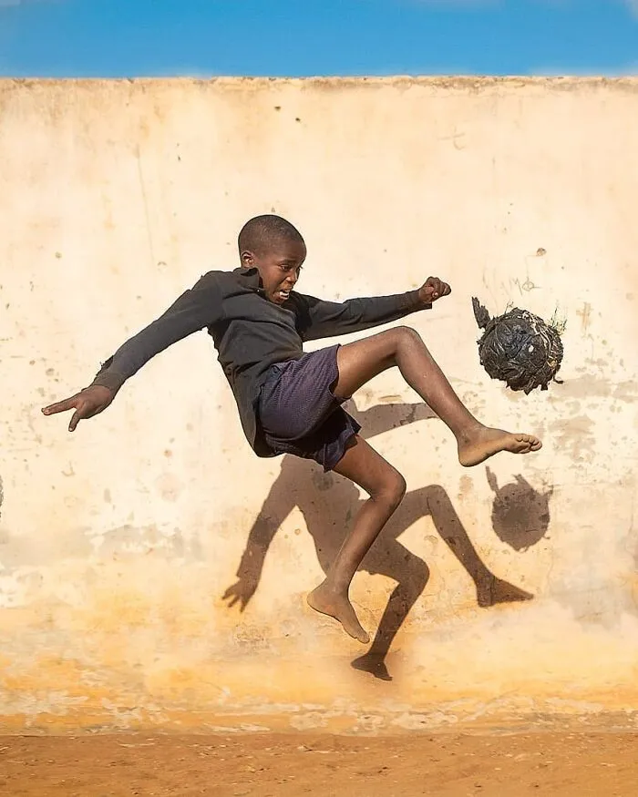 106 Photos To Show Everyday Life And Hardships Of Mozambican People By Grégory Escande