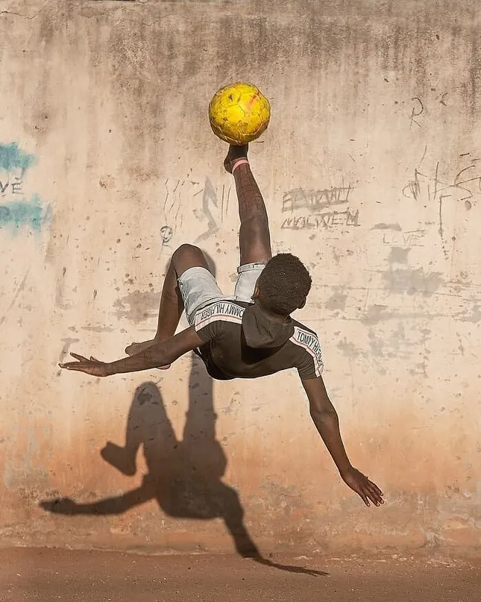 106 Photos To Show Everyday Life And Hardships Of Mozambican People By Grégory Escande