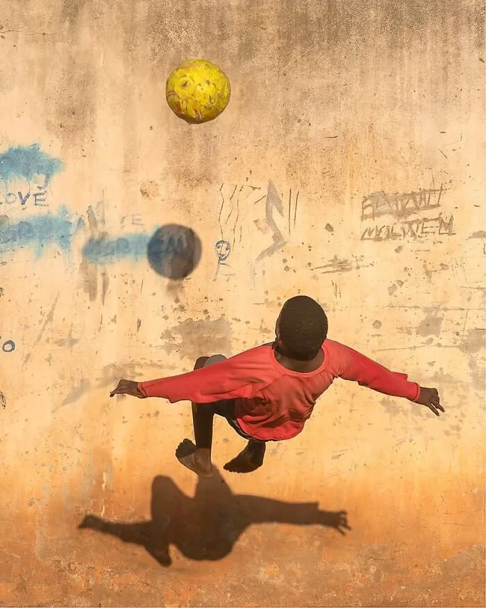 106 Photos To Show Everyday Life And Hardships Of Mozambican People By Grégory Escande