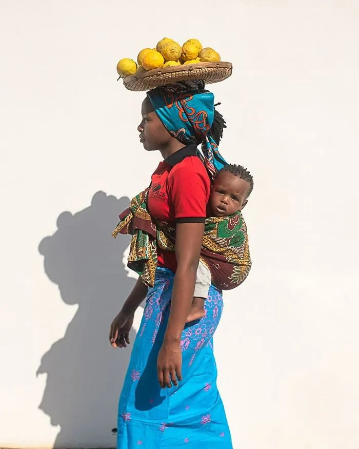 106 Photos To Show Everyday Life And Hardships Of Mozambican People By Grégory Escande