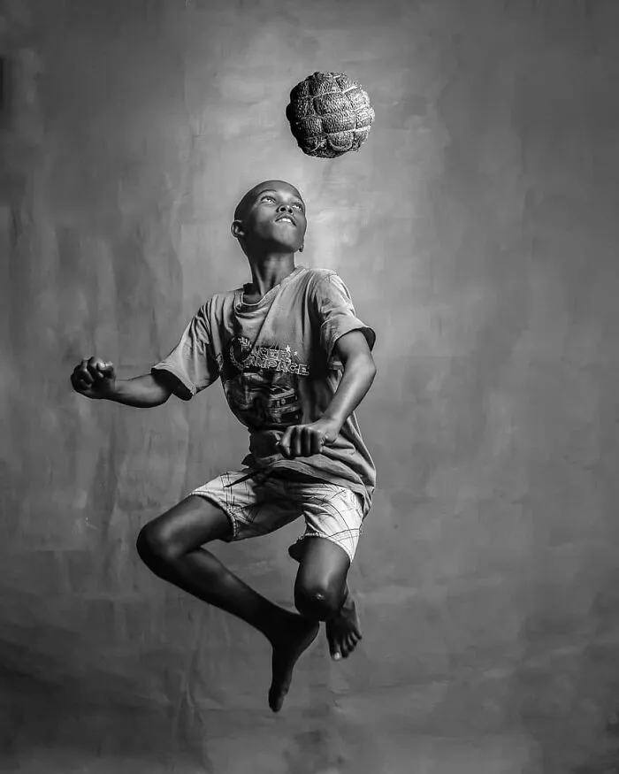 106 Photos To Show Everyday Life And Hardships Of Mozambican People By Grégory Escande