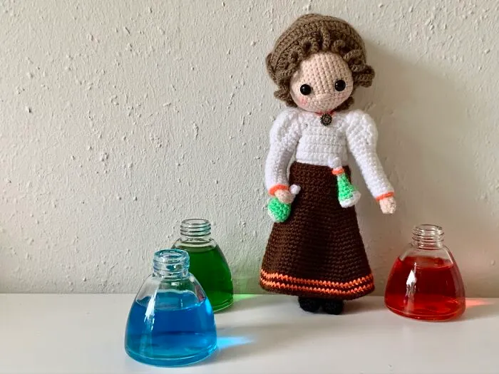 I Crochet Famous Women In Science To Create Role Models And Awareness (14 Pics)