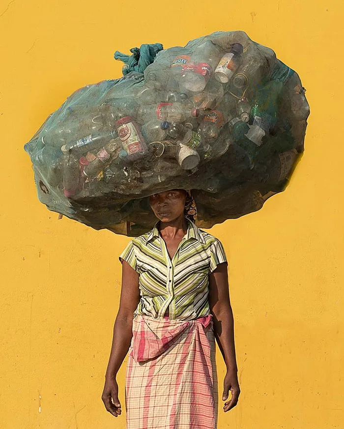 106 Photos To Show Everyday Life And Hardships Of Mozambican People By Grégory Escande