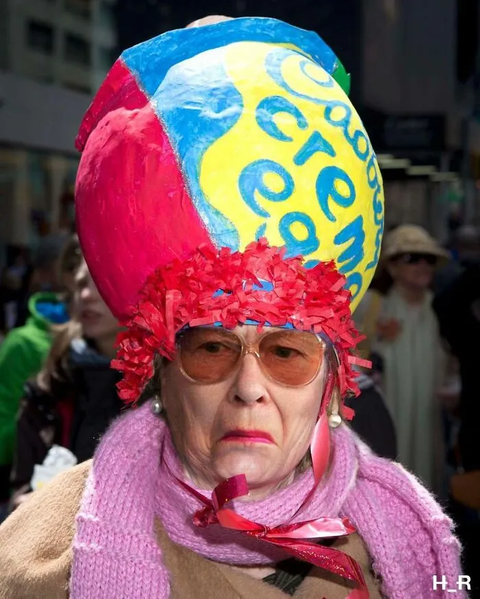 78 Silly And Humorous Edits This Artist Created Of Queen Elizabeth