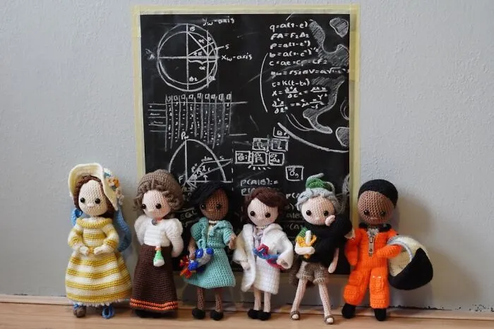 I Crochet Famous Women In Science To Create Role Models And Awareness (14 Pics)