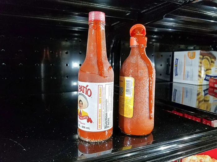 La gente que abandona sus comestibles no deseados en el congelador, haciendo que exploten y se vuelvan invendibles