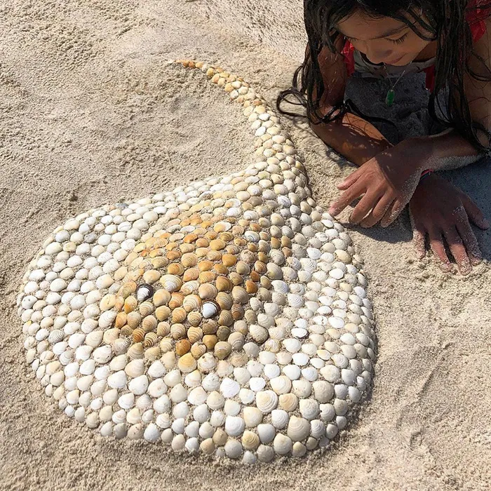 This Artist Creates Captivating Animal Portraits From Seashells Found At The Beach (30 Pics)