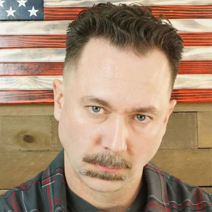 30 Hombres que decidieron probar la tendencia del "doble bigote" y obtuvieron resultados ridículos