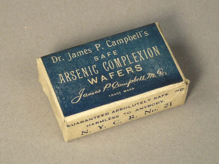 14 "Obscure Beauty Trends" Throughout History That Sound So Bizarre Now