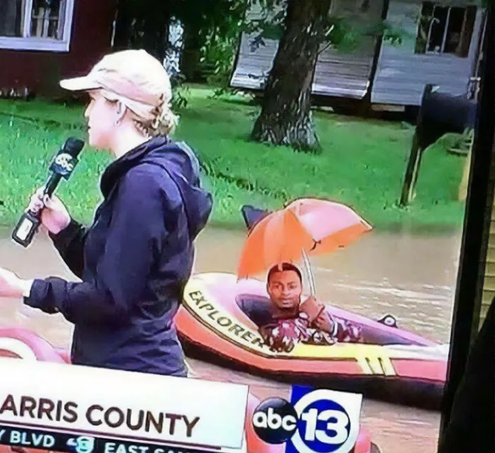 45 People Who Kept Their Cool In A Rather Unusual Situation